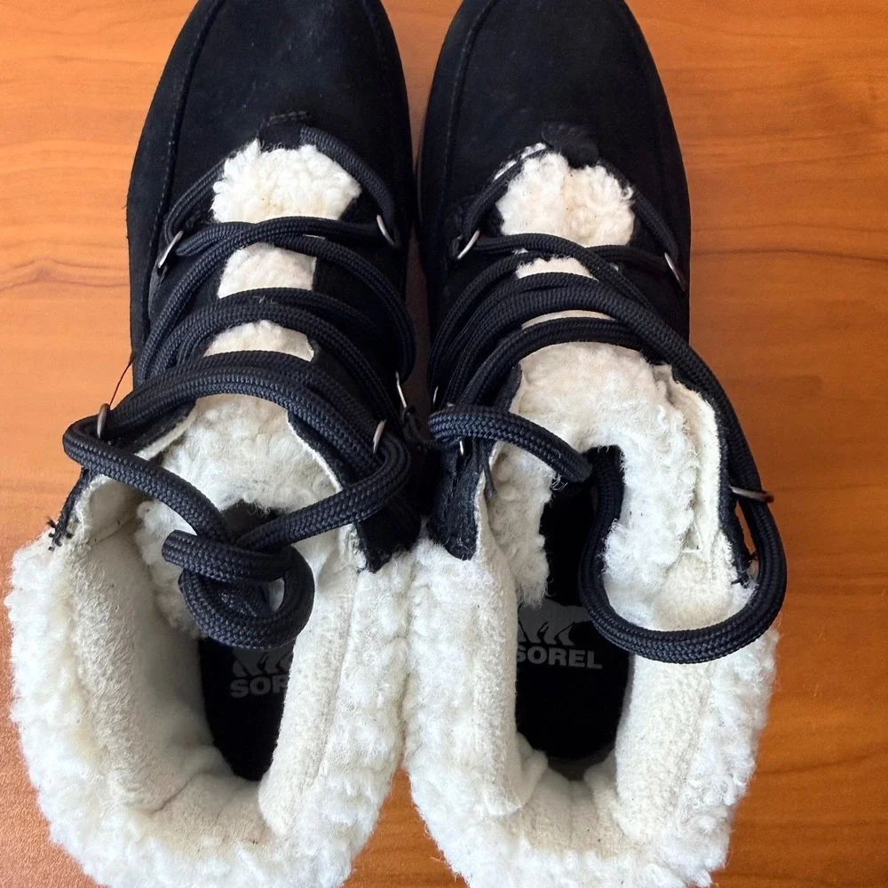 Sorel Harlow Lace Cozy Boots Black Suede‎ White Faux Shearling Lining size 10.5